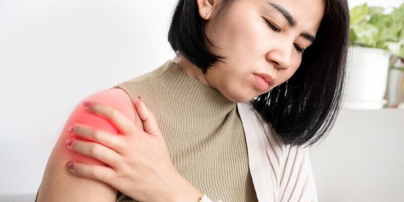  Rotator Cuff Tear Symptoms: When to See a Doctor